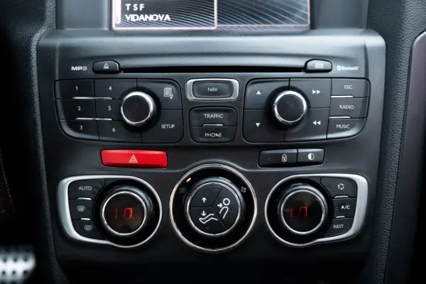 Citroen DS4 1.6 e-HDi So Chic CMP6 20