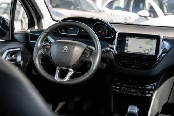 Peugeot 2008 1.6 BlueHDi Allure 29