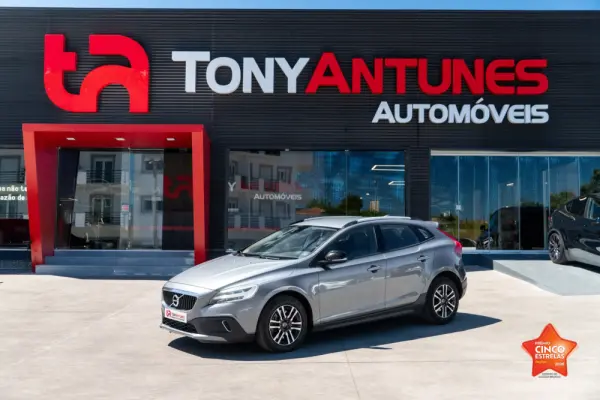 Volvo V40 Cross Country 2.0 D3 Momentum 1
