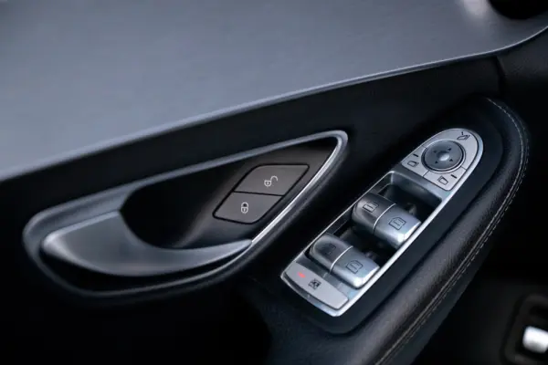 Mercedes-Benz C 300 de AMG Line 12