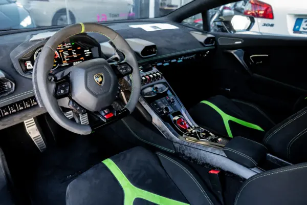 Lamborghini Huracán 5.2 V10 LP Performance 2