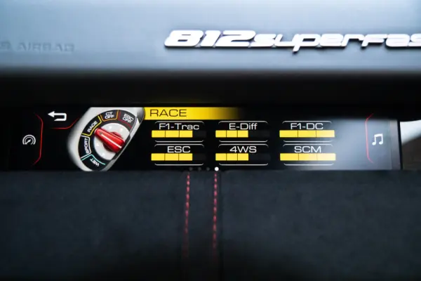 Ferrari 812 Superfast 6.5 V12 33
