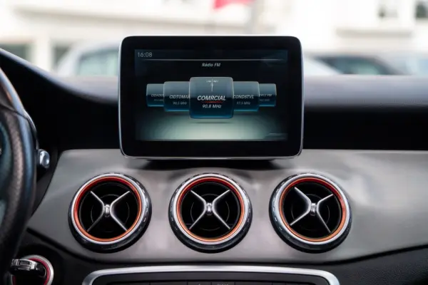 Mercedes-Benz GLA 180 (CDI) d 7G-DCT AMG Line 30