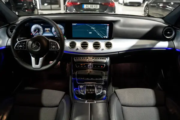 Mercedes-Benz E 220 d Avantgarde+ 5
