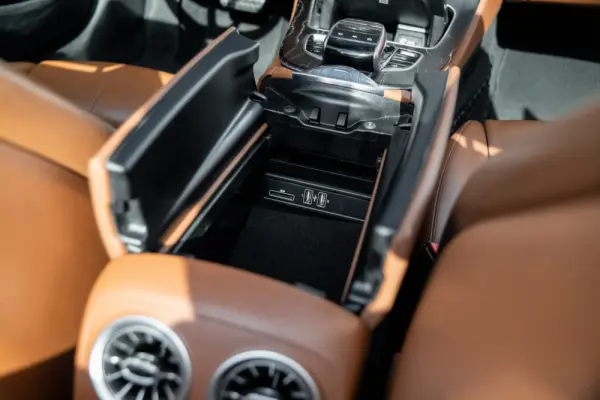 Mercedes-Benz E 220 d 4Matic 9G-TRONIC AMG Line 28