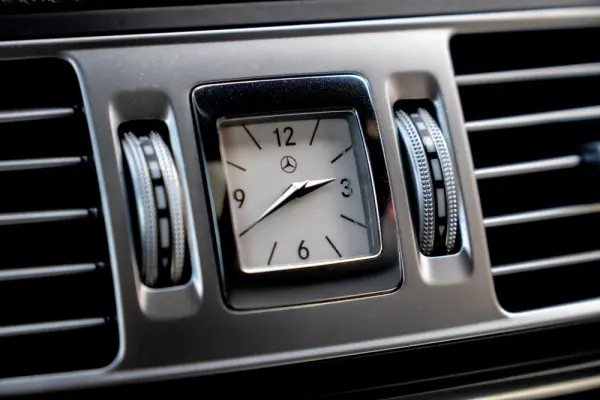 Mercedes-Benz E 220 CDI Elegance BE Auto. 17