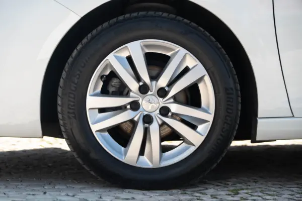 Peugeot 308 1.5 BlueHDi Business Line 8