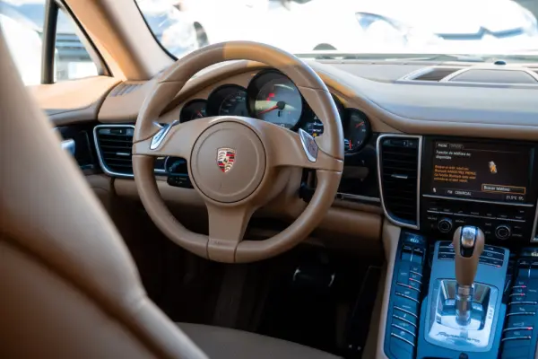 Porsche Panamera 4S PDK 22