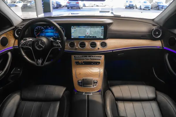 Mercedes-Benz E 300 de 9G-TRONIC AMG Line 6