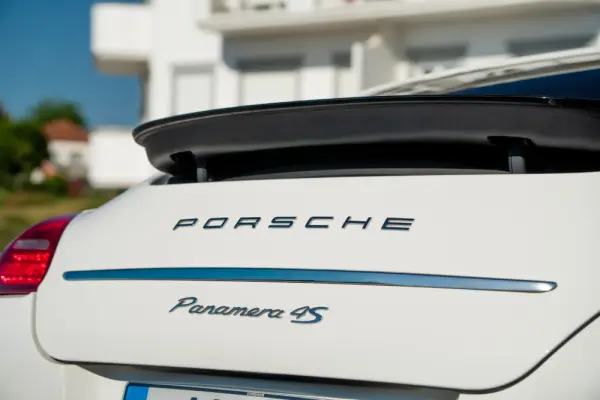 Porsche Panamera 4S PDK 38