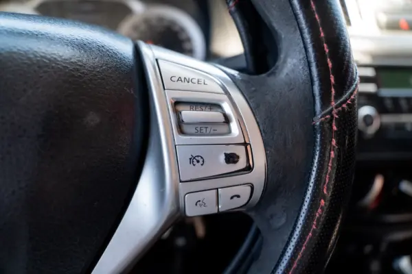Nissan Navara 2.5 dCi CD LE 14