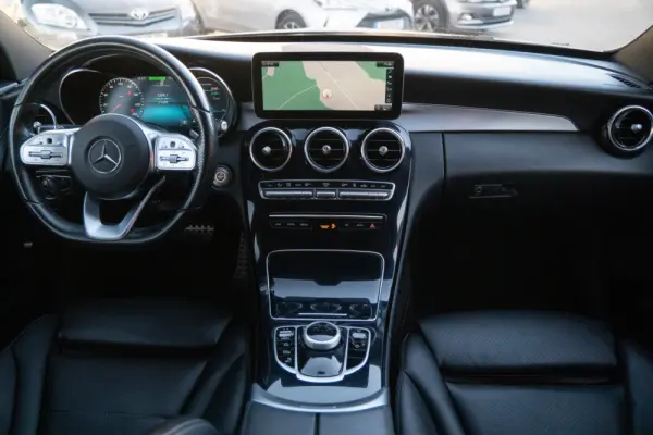 Mercedes-Benz C 300 de AMG Line 5
