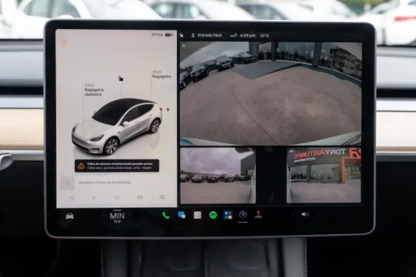 Tesla Model Y Long Range Dual Motor AWD 8