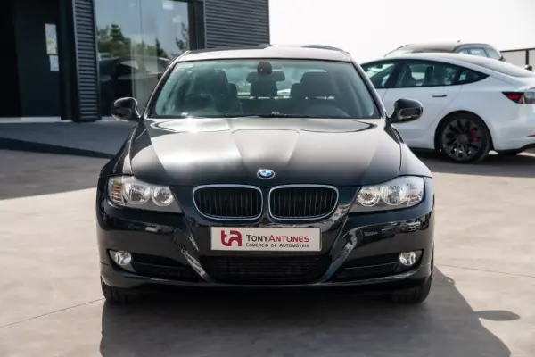 BMW 318 d Line Sport 12