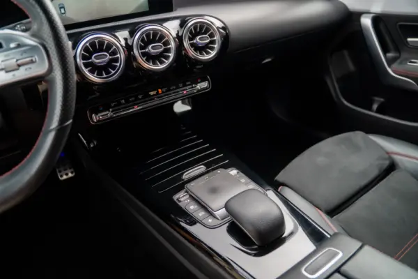 Mercedes-Benz CLA 200 d AMG Line Aut. 28