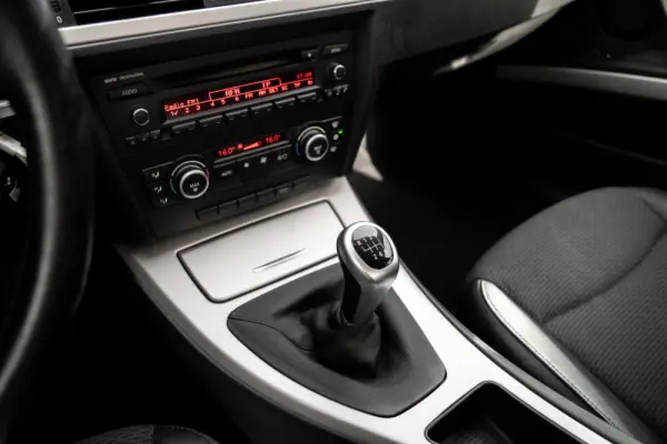 BMW 318 d Line Sport 17