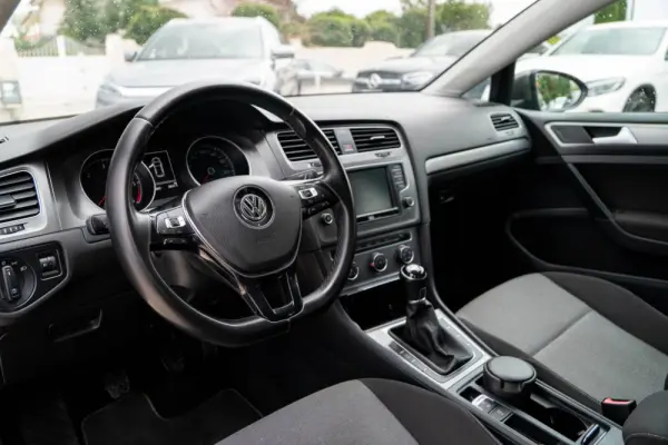 Volkswagen Golf 1.6 TDi Confortline 2