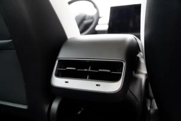 Tesla Model 3 Standard Range Plus RWD 21