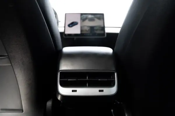 Tesla Model 3 Standard Range Plus RWD 16