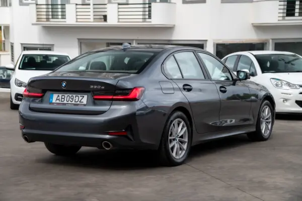 BMW 330 e Corporate Edition Auto 5