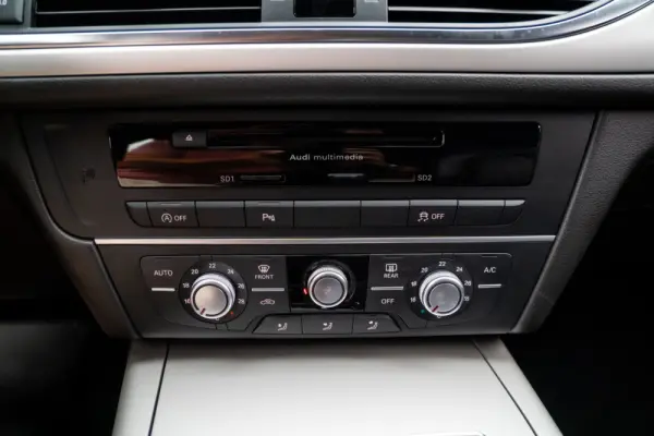 Audi A6 Avant 2.0 TDi S tronic 25