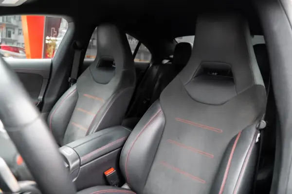 Mercedes-Benz CLA 200 d AMG Line Aut. 13
