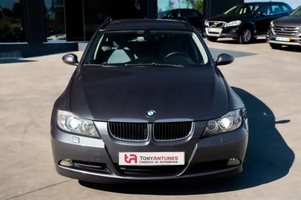 BMW 320 d Exclusive Touring 10