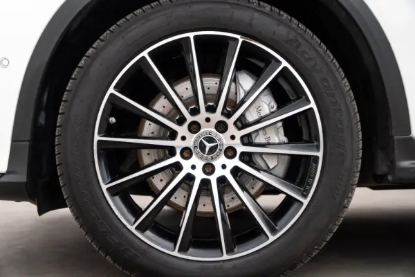 Mercedes-Benz GLC 250 d Coupé AMG Line 4-Matic 9