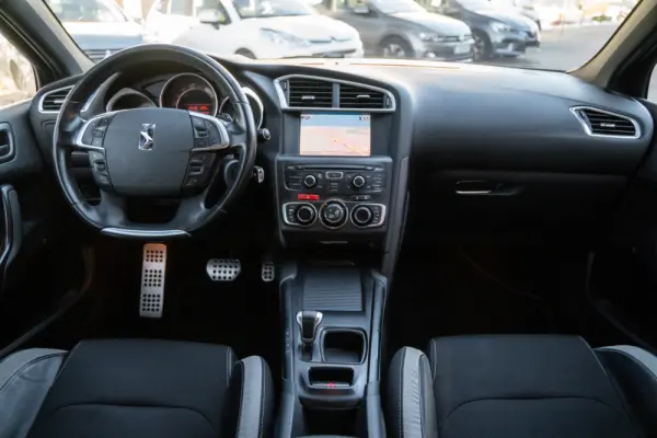 Citroen DS4 1.6 e-HDi So Chic CMP6 5