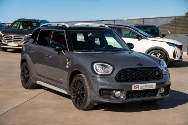 MINI Countryman Cooper SE ALL4 Auto 10