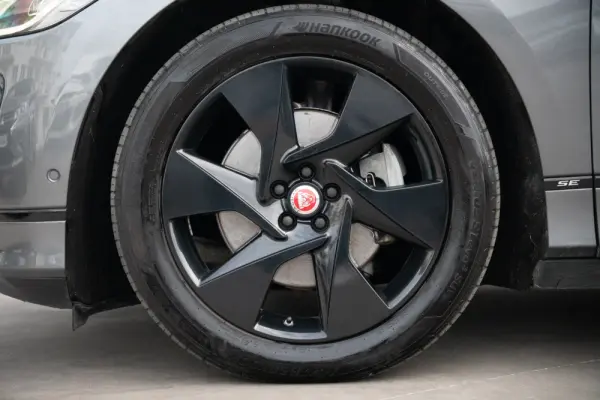 Jaguar I-Pace EV400 AWD SE 9