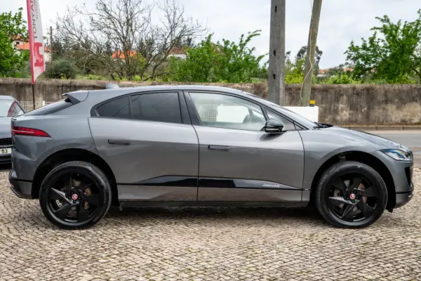 Jaguar I-Pace EV400 AWD SE 9