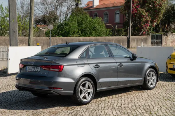 Audi A3 Limousine 30 TDI Design 3