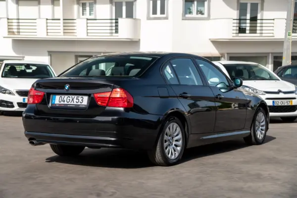 BMW 318 d Line Sport 4