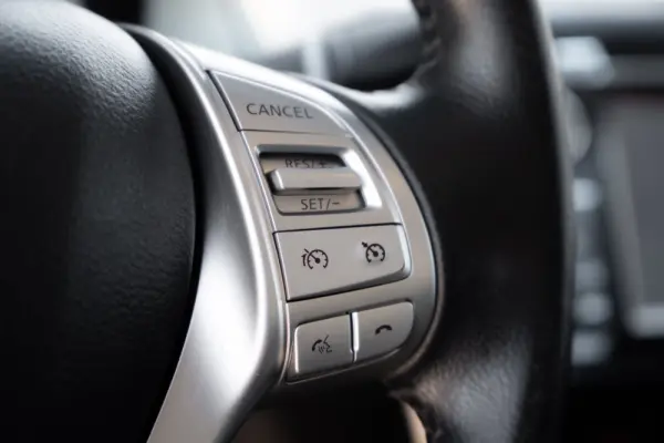 Nissan Navara 2.3 dCi CD 4WD N-Connecta 12