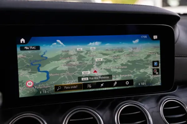 Mercedes-Benz E 300 de 4Matic 9G-TRONIC AMG Line 27