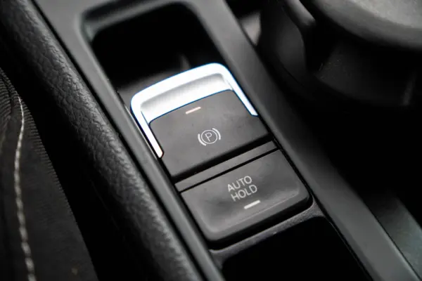 Volkswagen Golf 1.6 TDi Confortline 20