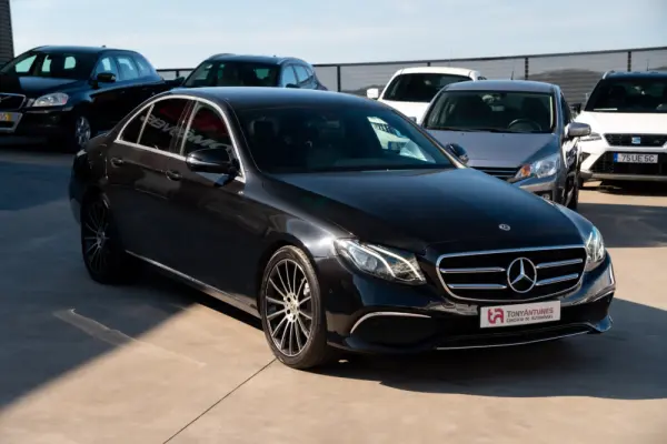 Mercedes-Benz E 220 d Avantgarde+ 12