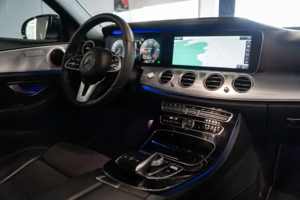 Mercedes-Benz E 220 d Avantgarde+ 22