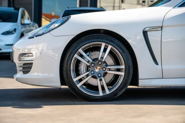 Porsche Panamera 4S PDK 6