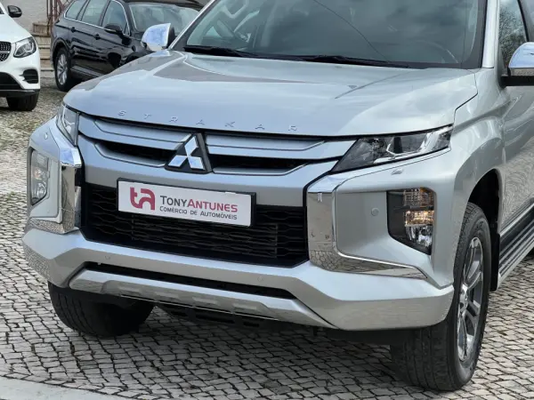 Mitsubishi L200 2.3 DI-D Strakar Space Cab Intense 4WD 7