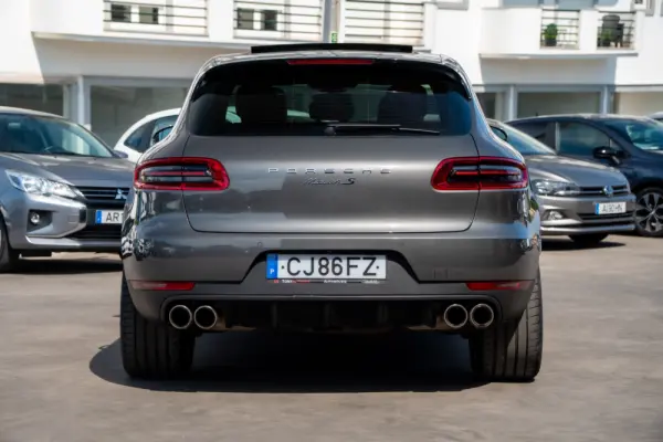 Porsche Macan S 22