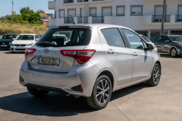 Toyota Yaris 1.0 VVT-i Comfort 4
