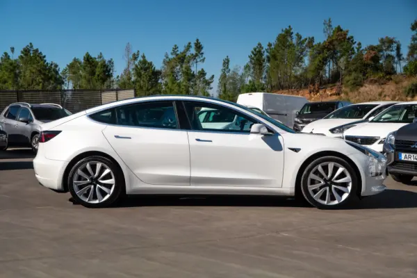 Tesla Model 3 Long-Range Dual Motor AWD 9