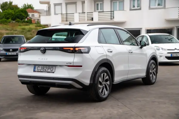 Volkswagen T-Roc 1.5 eTSI Life DSG 4