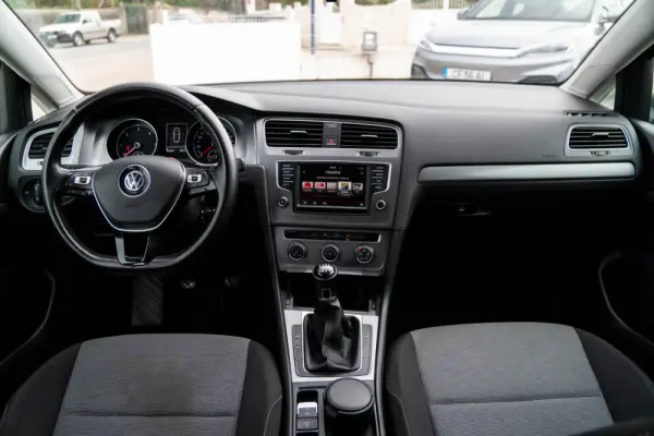 Volkswagen Golf 1.6 TDi Confortline 4