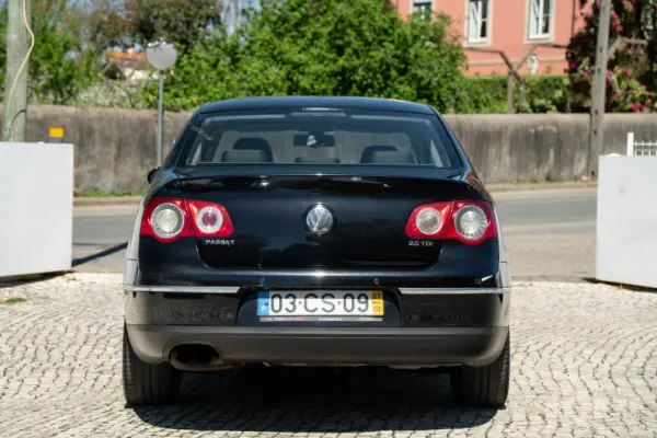 Volkswagen Passat 2.0 TDI Highline 11