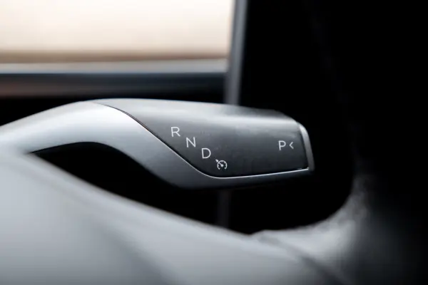 Tesla Model Y Long Range Dual Motor AWD 6