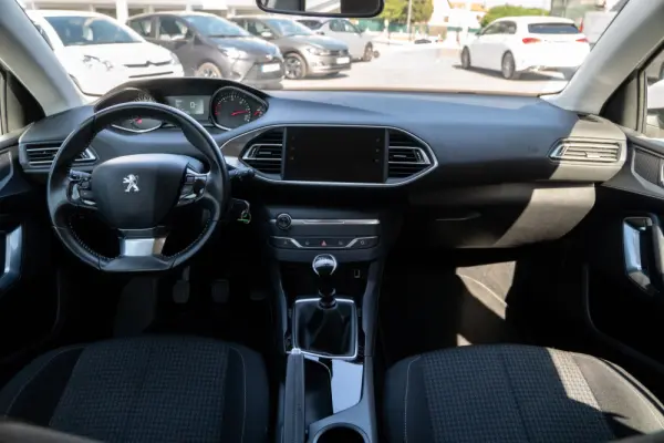 Peugeot 308 1.5 BlueHDi Business Line 4