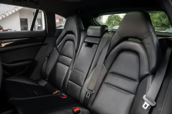 Porsche Panamera Sport Turismo 4 E-Hybrid Platinum Edition 27